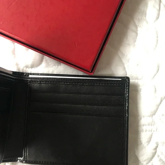 Authentic Salvatore Ferragamo Black Leather wallet - Picture 3 of 11